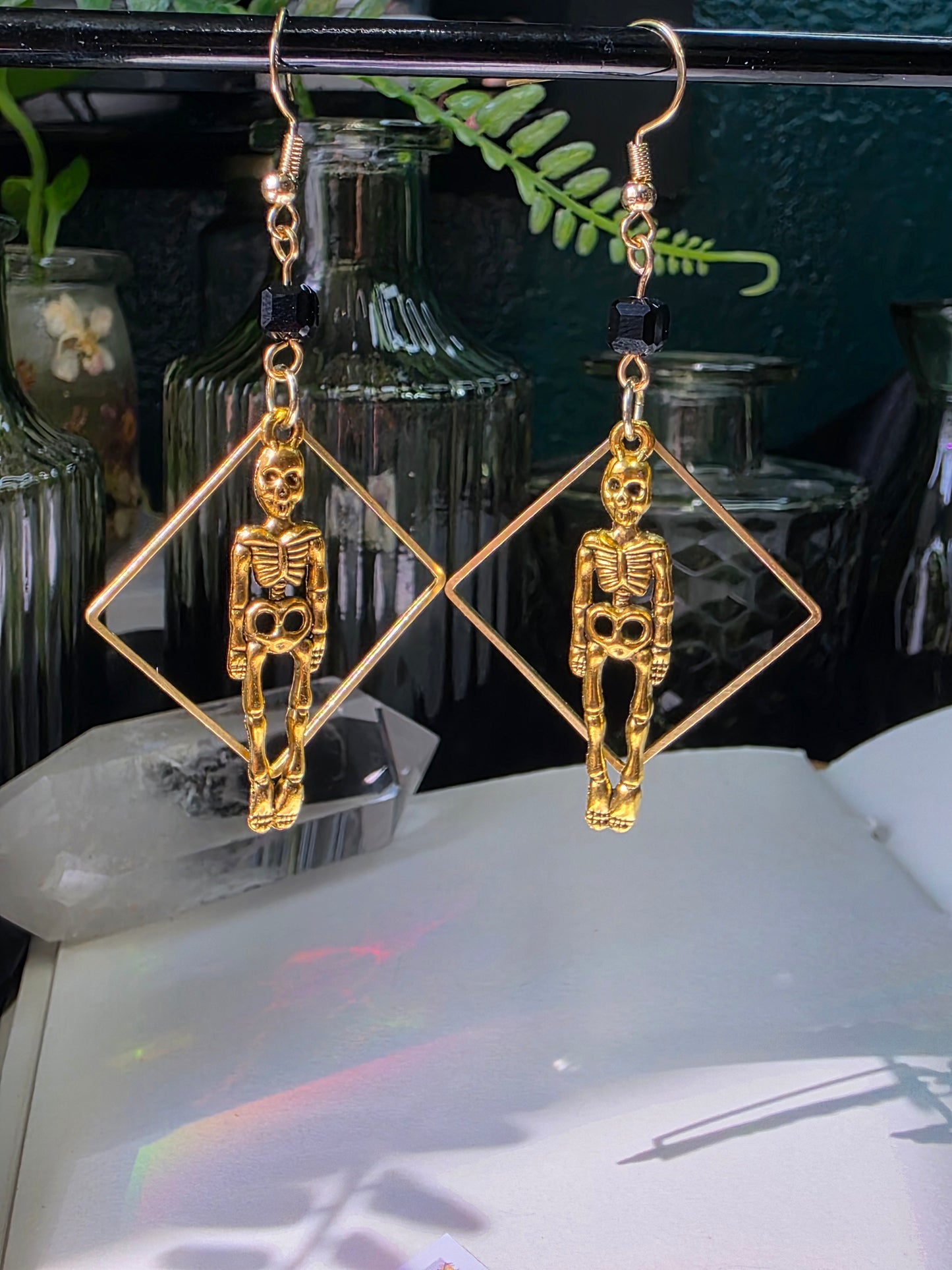 Skeletons and Diamond Shape in Cubic Obsidian Danse Macabre