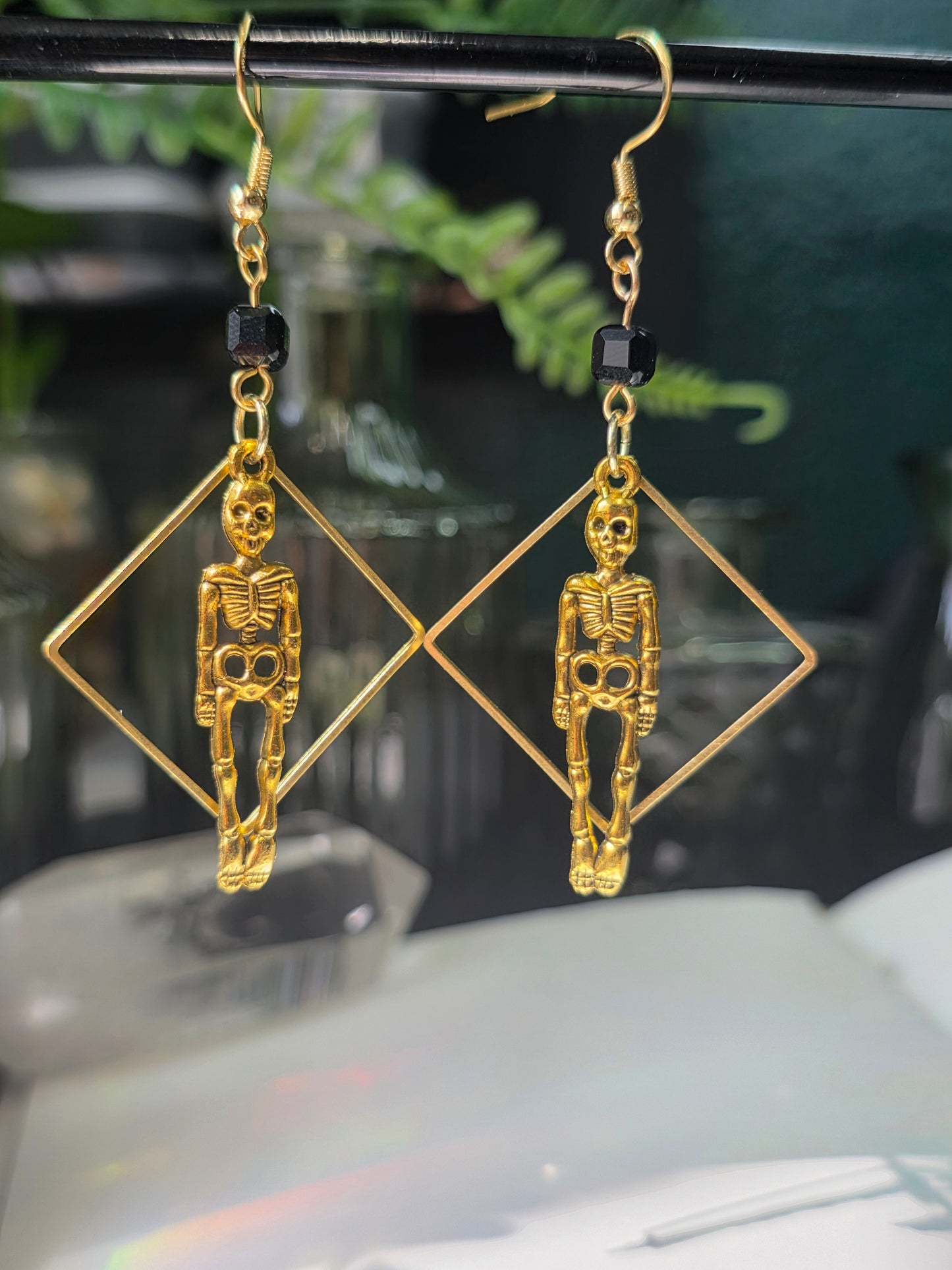 Skeletons and Diamond Shape in Cubic Obsidian Danse Macabre